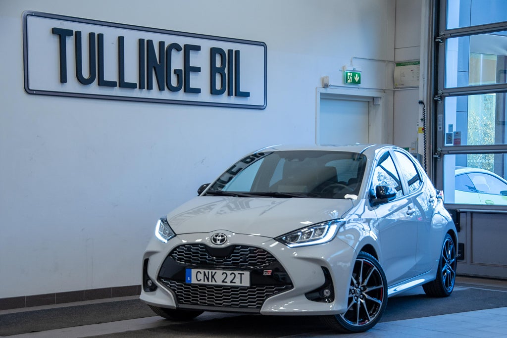 Toyota Yaris Hybrid 116HK GR Sport JBL HuD Värm B-Kamera Navi 