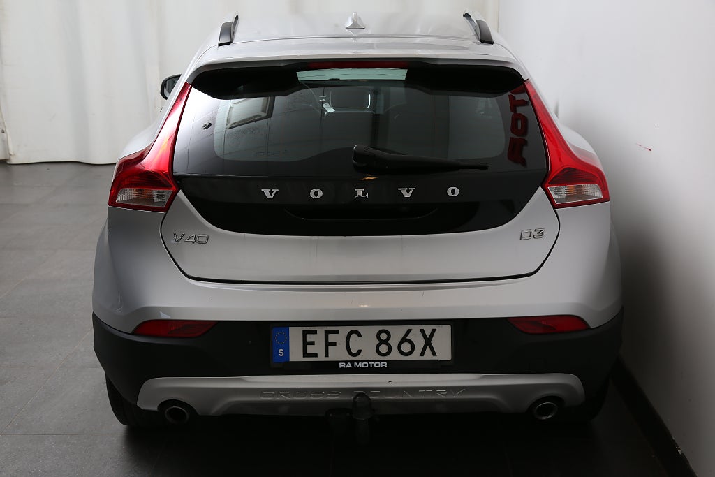Volvo V40 Cross Country D3 150hk Adv Edition Kamera Värmare Drag