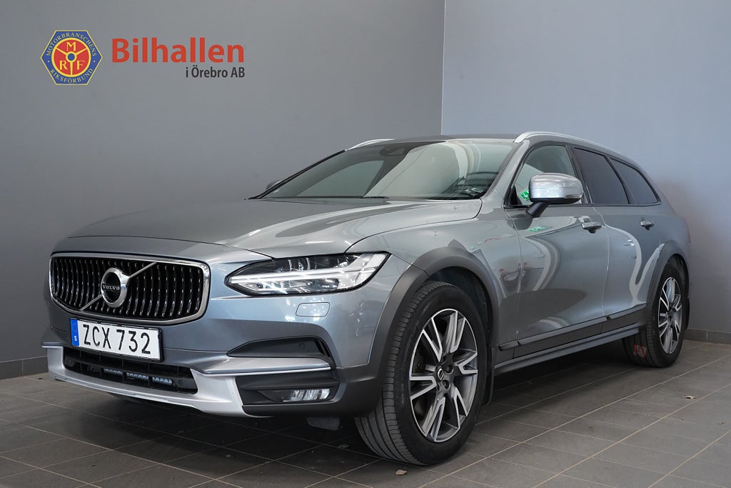 Volvo V90 Cross Country D4 AWD Inscription Pro /Komfortstolar Läder Navi Kamera