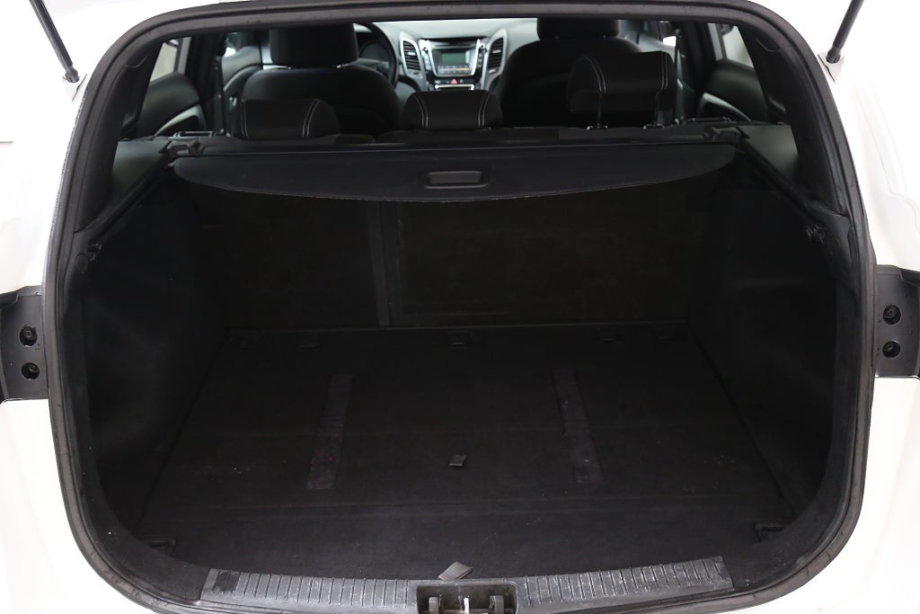 Hyundai i30 1,6 CRDi 136hk GO! Edition Kombi Motorvärmare Dragkrok 2017