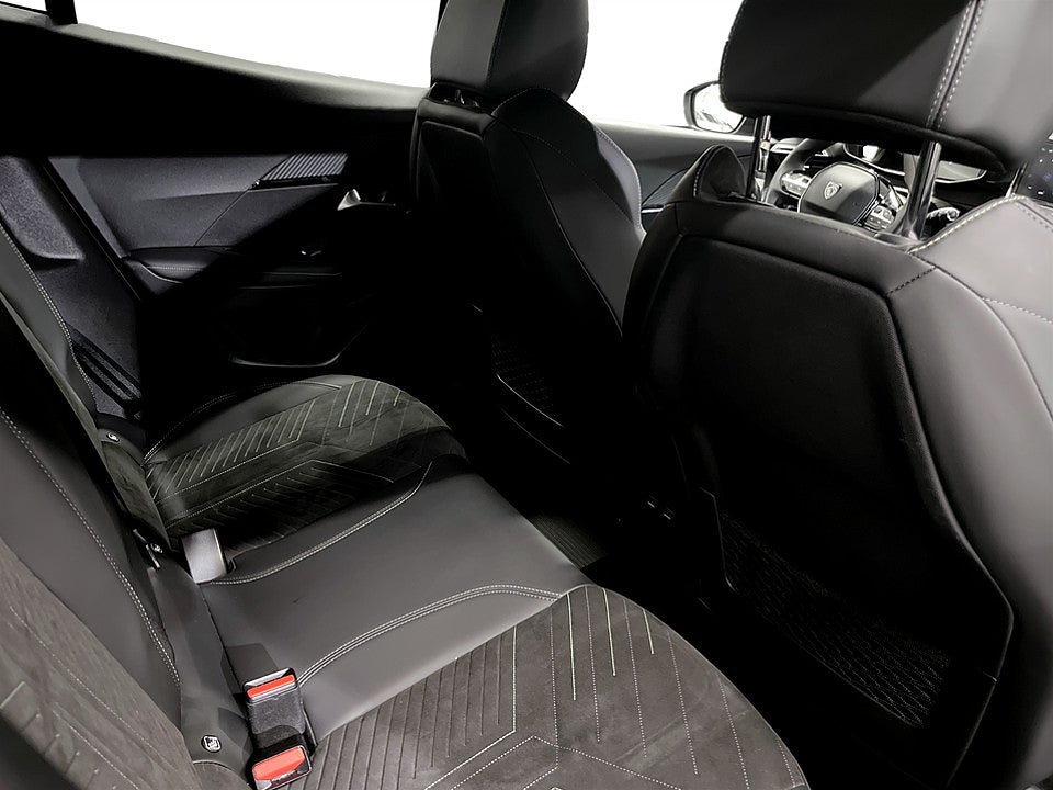 Bild på Peugeot 2008 GT 1.2 PT 130hk Aut - B-KAMERA, CARPLAY