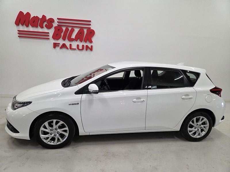 Toyota Auris Hybrid Active Automat 5D
