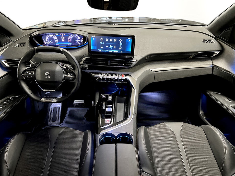 Bild på Peugeot 5008 GT 1.2 PT 130hk Aut 7-SITS B-KAMERA CARPLAY
