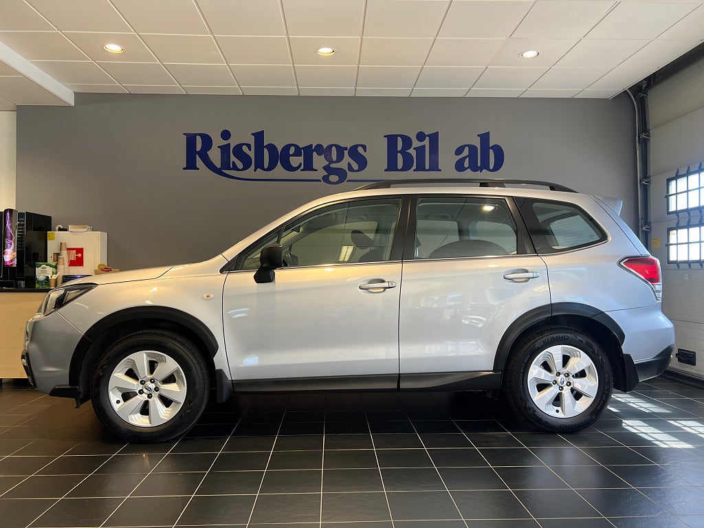 Subaru Forester 2.0 4WD Drag, M-värm, V-hjul, 1-ägare & Fullservad!!