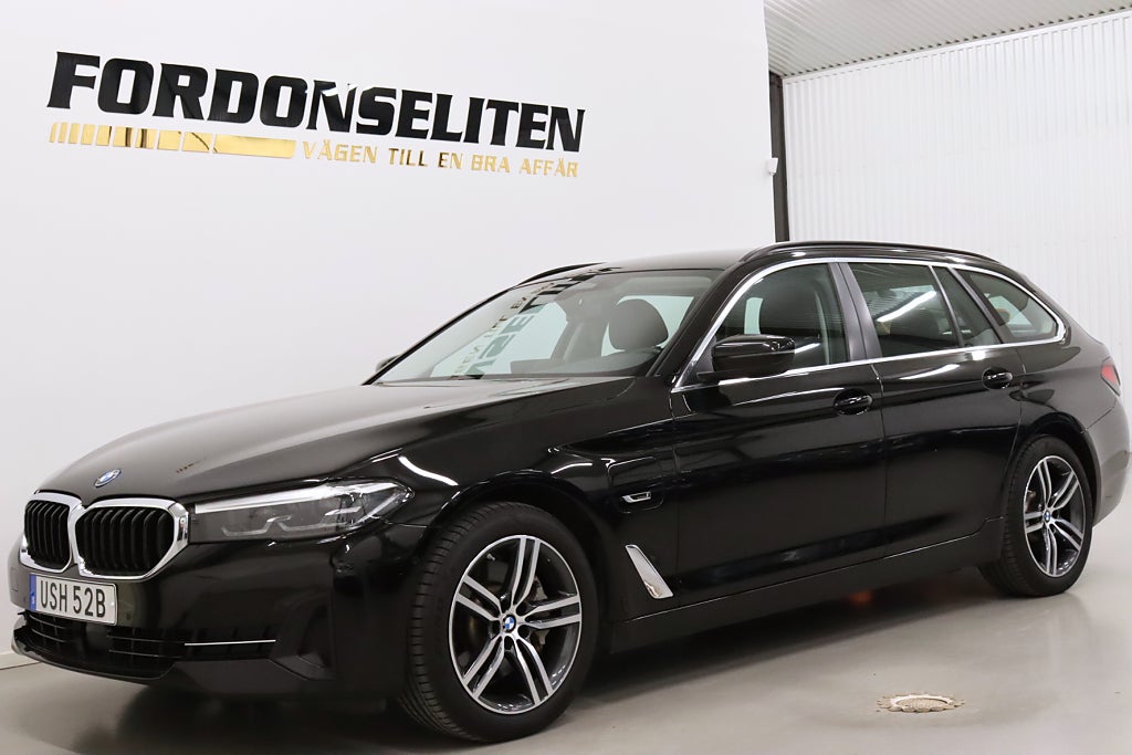 BMW 530e xDrive Touring Värmare CarPlay Navi B-kamera Drag 292hk