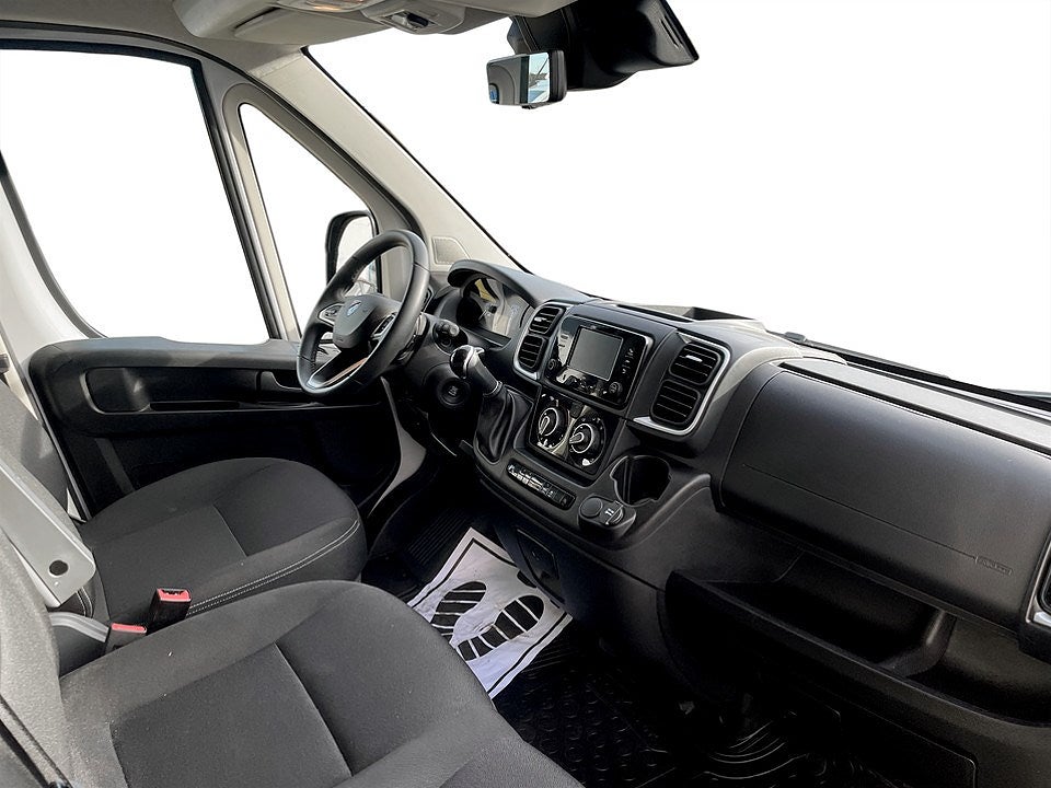 Bild på Peugeot Boxer BlueHDi 140hk Aut L3H2 - DEMO