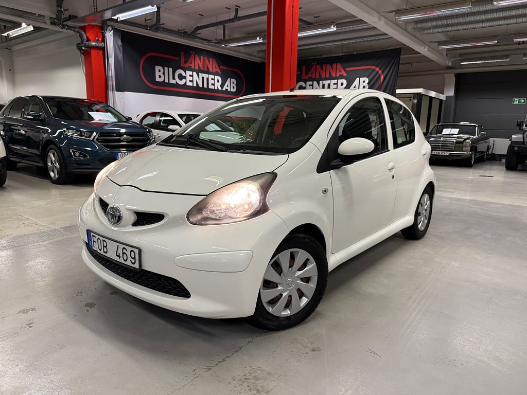 Toyota Aygo 1.0 VVT-i Ny besiktad Låg årsskatt SoV