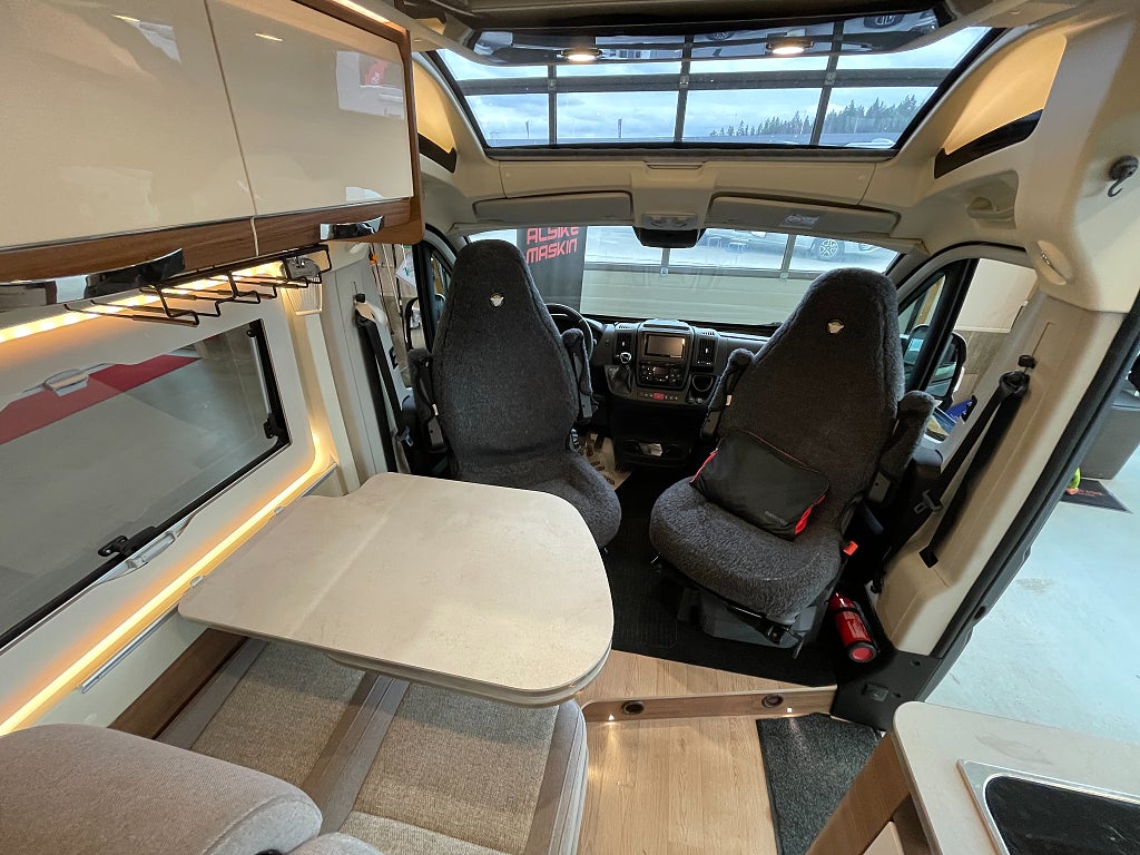 Rapido V55 140 /Solcell/Automat 160hk/En ägare/Fint skick/B-körkort - Rapido