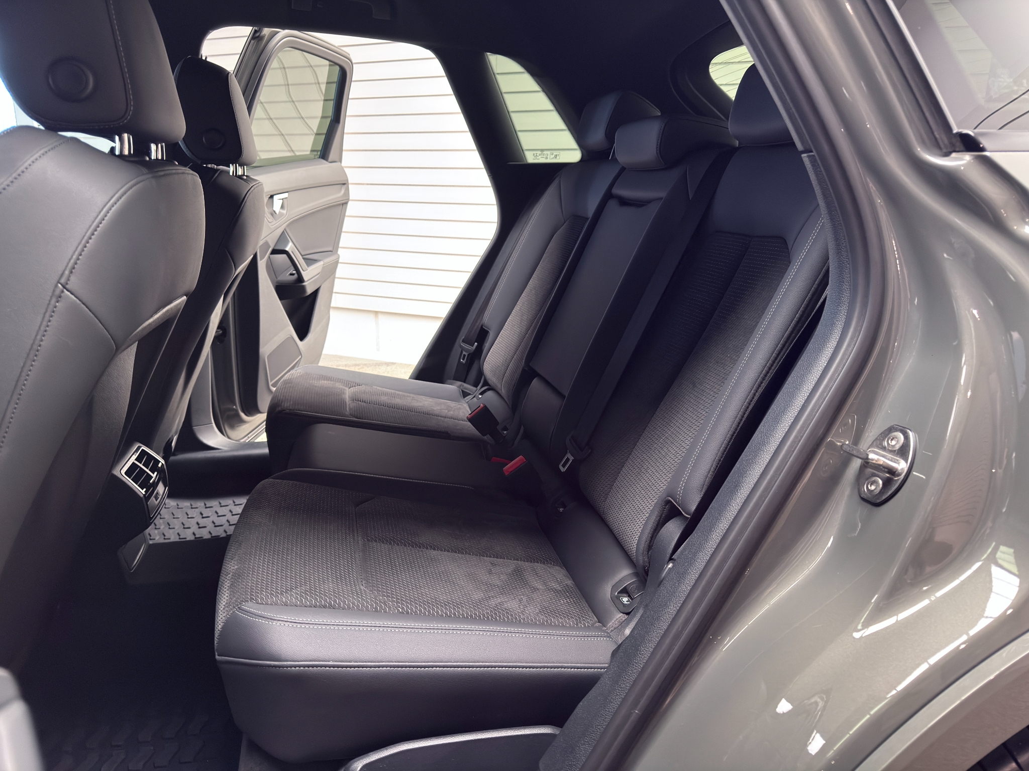 Audi Q3 45 TFSI e 245hk S-line | Dragkrok | Svart Optikpaket 2021 - miniatyr 34