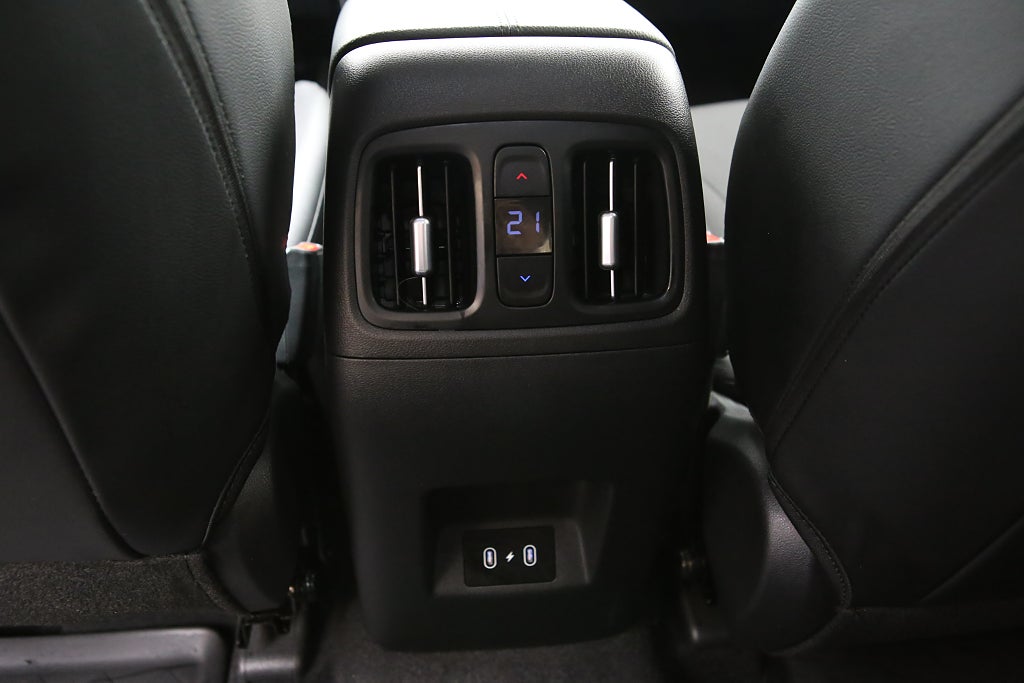 Hyundai Tucson 1.6T MHEV Essential Automat - Vinterhjul & service ingår 2025