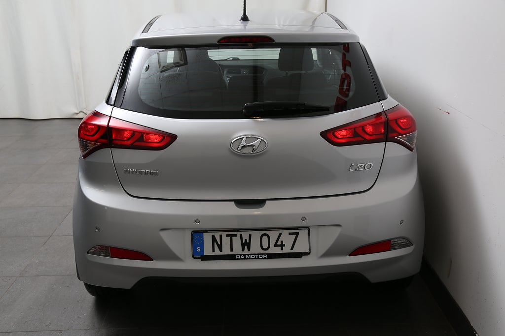 Hyundai i20 1,4 100hk Premium Automat P-sensor Bluetooth 2016