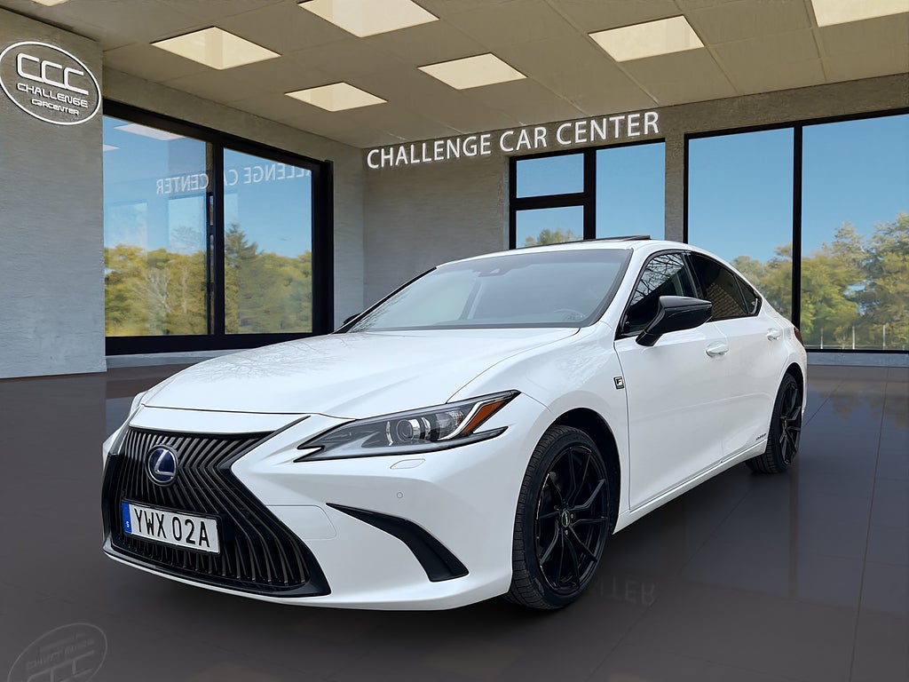 Lexus ES 300h 2.5 E-CVT Euro 6 Skinn LM S+V däck årsskatt 360kr.