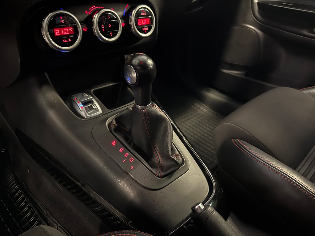 Alfa Romeo Giulietta 2013 - miniatyr 16