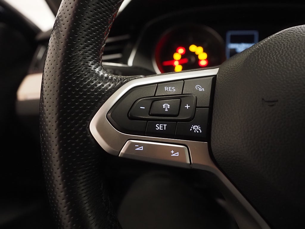 Volkswagen Passat Alltrack 2.0 TDI 4Motion Navi B-Kam D-Värm 2020