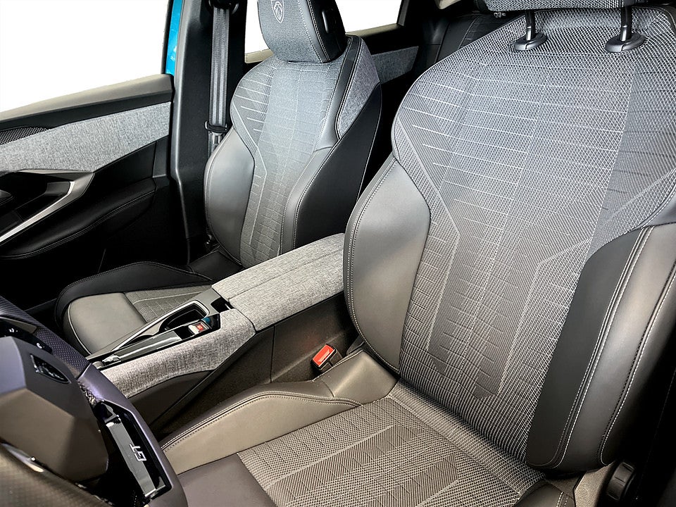 Bild på Peugeot 3008 GT Hybrid 145hk Aut B-KAMERA CARPLAY