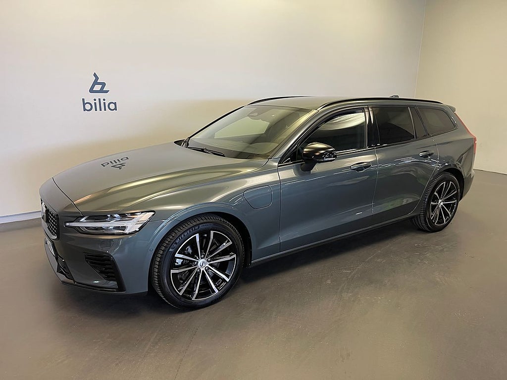 Volvo V60 T6 Plus Dark Nordic Edition / Dragkrok / Harman...