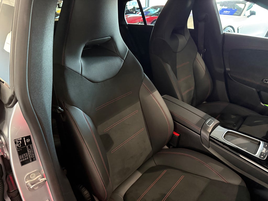Mercedes-Benz CLA 200 AMG Sportpaket Premium Värmare 19tum - bild 5
