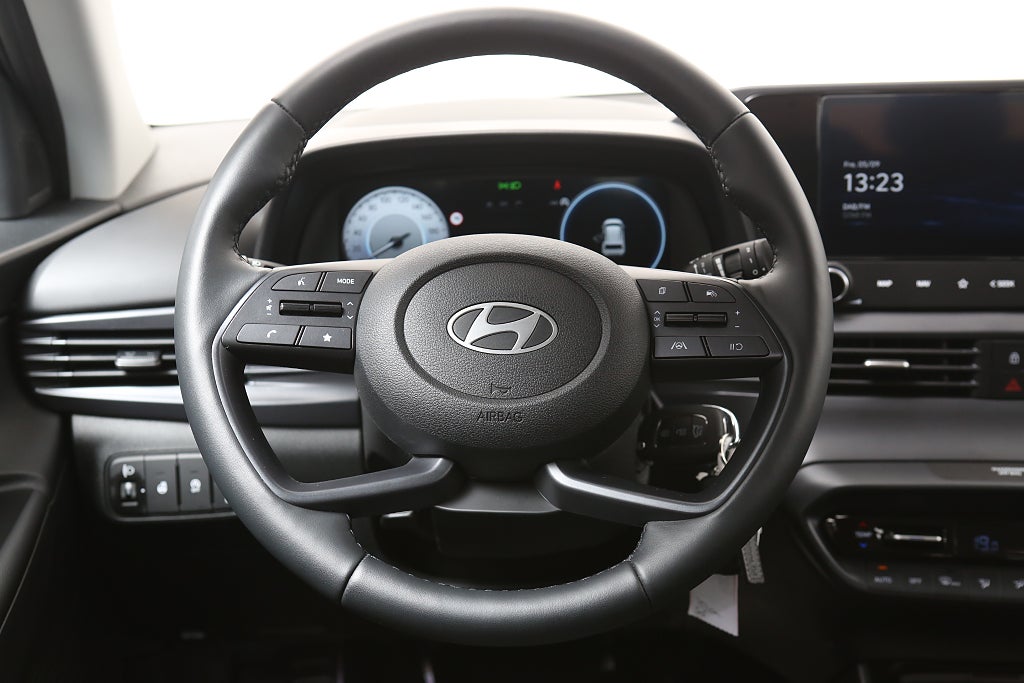 Hyundai Bayon Essential 1.2 MPi | Manuell | Moms | Låga mil 2025