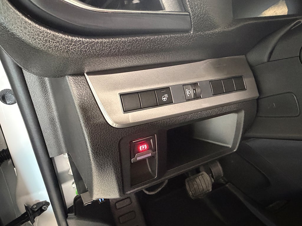 Peugeot e-Expert PLUS L2 75kWh Kampanjpris thumbnail