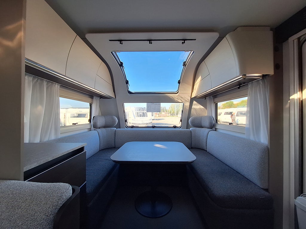 Adria Alpina 753 UP Dubbelbädd, Dusch, Nytt Tält