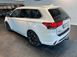 Mitsubishi Outlander PHEV Business Värmare/Pano/Skinn/360