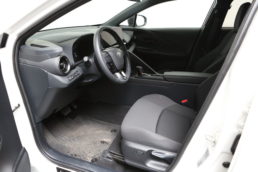 Toyota C-HR 1,8 Hybrid e-CVT Style Teknik Navi 2024