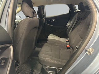 Volvo V40 D2 Kinetic M&D-värm/Sensorer/S&V-Däck/Kamrem bytt