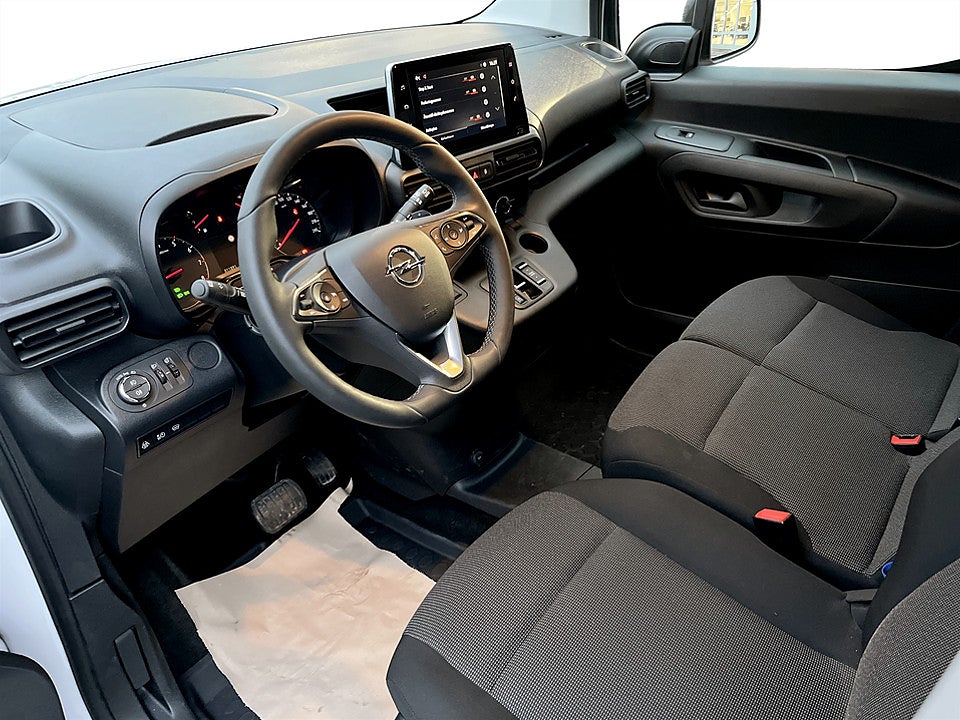 Bild på Opel Combo Cargo 1.5 BlueHDi 131hk Aut L1 KAMPANJRÄNTA 3,99%