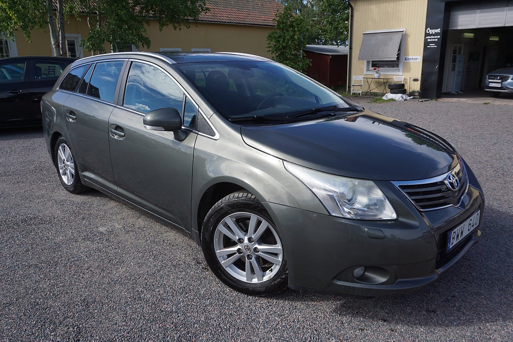 Toyota Avensis Kombi 2.0 Business Drag/M-värmare