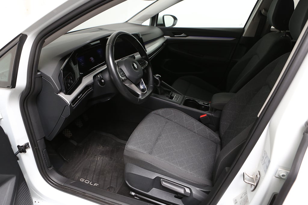 Volkswagen Golf 1,0 TSI 110HK P-Värmare Dragkrok Kamera 2022