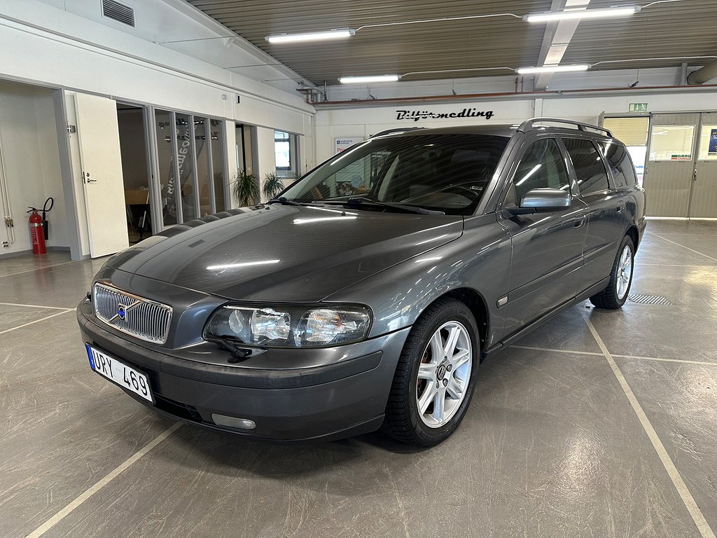 Volvo V70 2.5T Business Euro 4 Nyservad Dragkrok