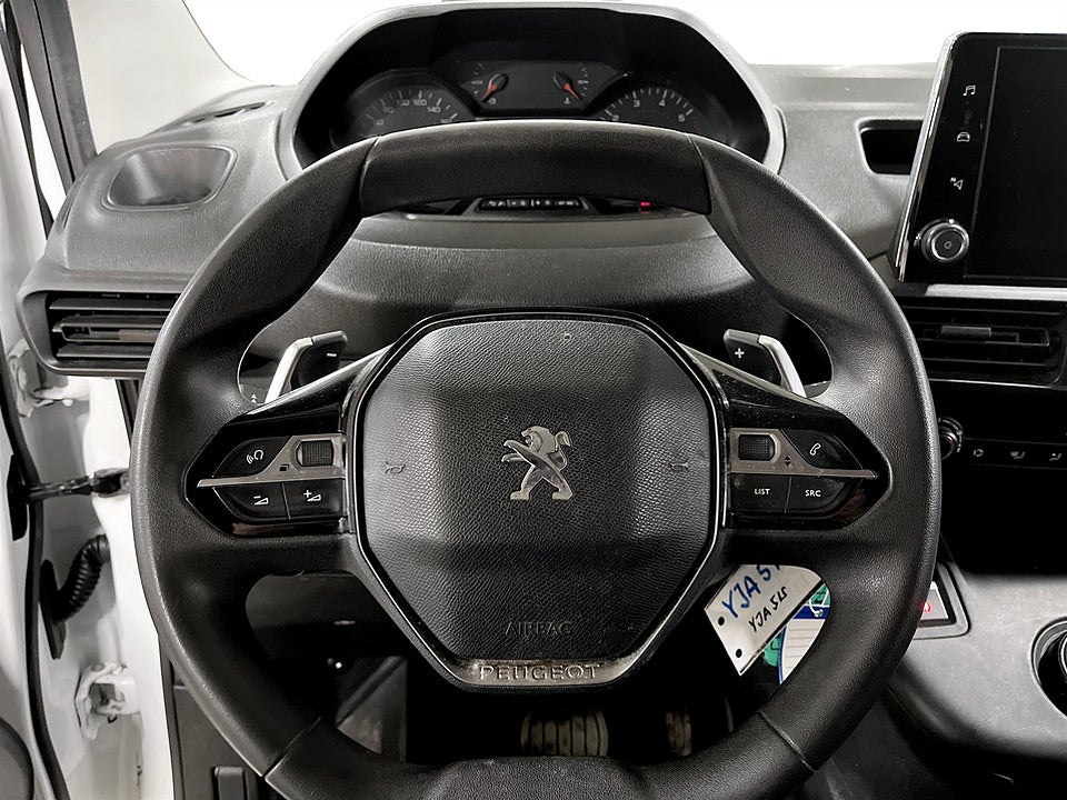 Bild på Peugeot Partner PRO 1.2 PT 130hk Aut L1 P-SENSORER