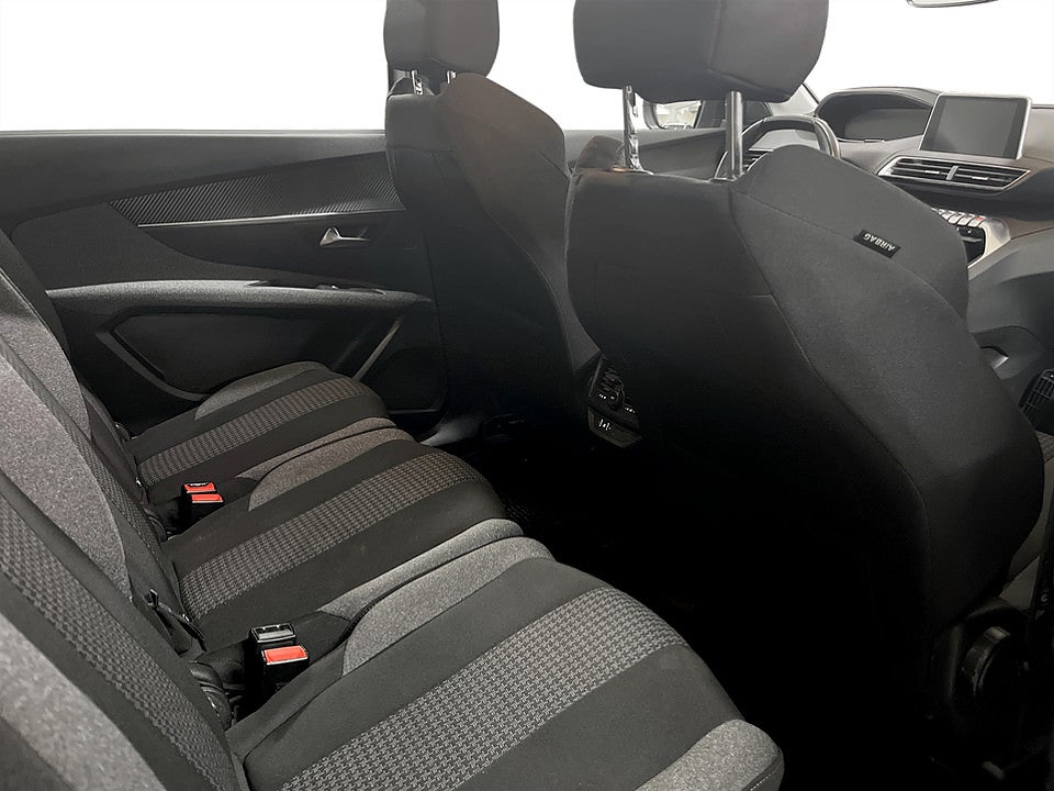 Bild på Peugeot 5008 Active 1.2 PT Aut 7-SITS B-KAMERA 130hk