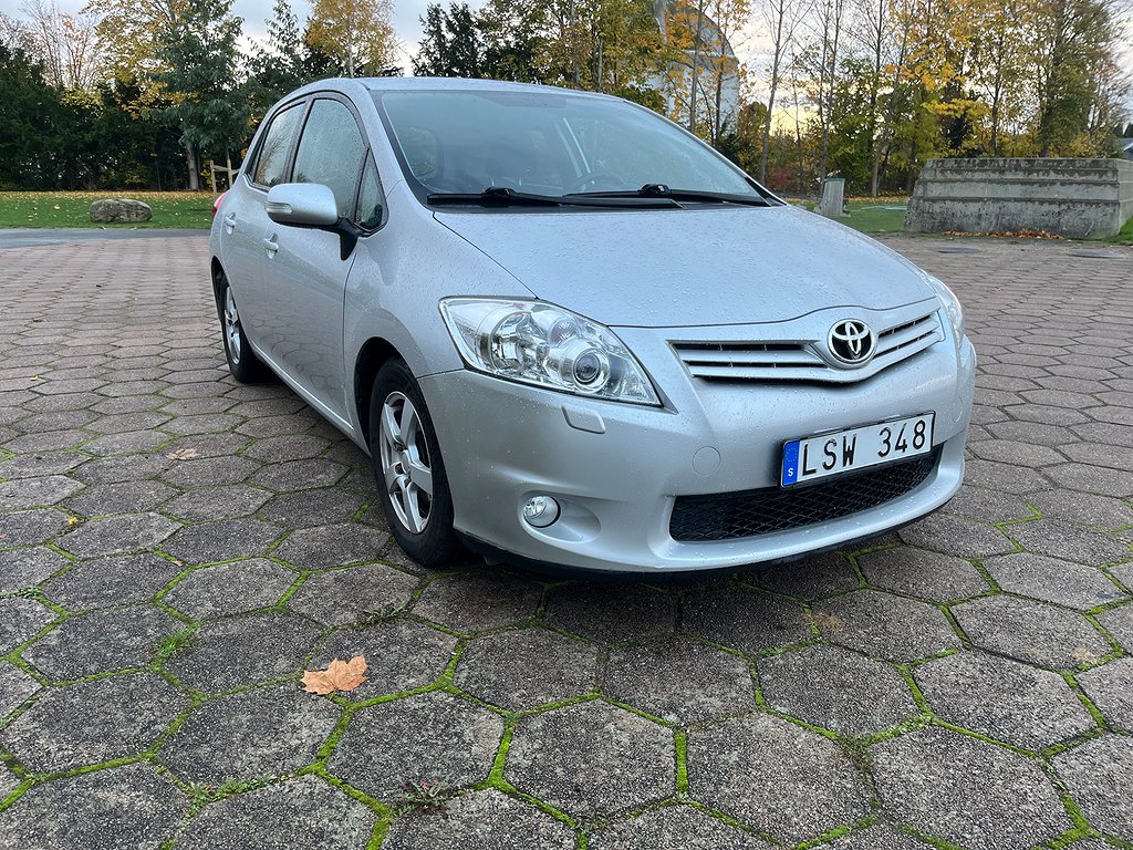 Toyota Auris 5-dörrar 1.4 D-4D Plus Euro 5, Kamkedja,Nybesiktigad 