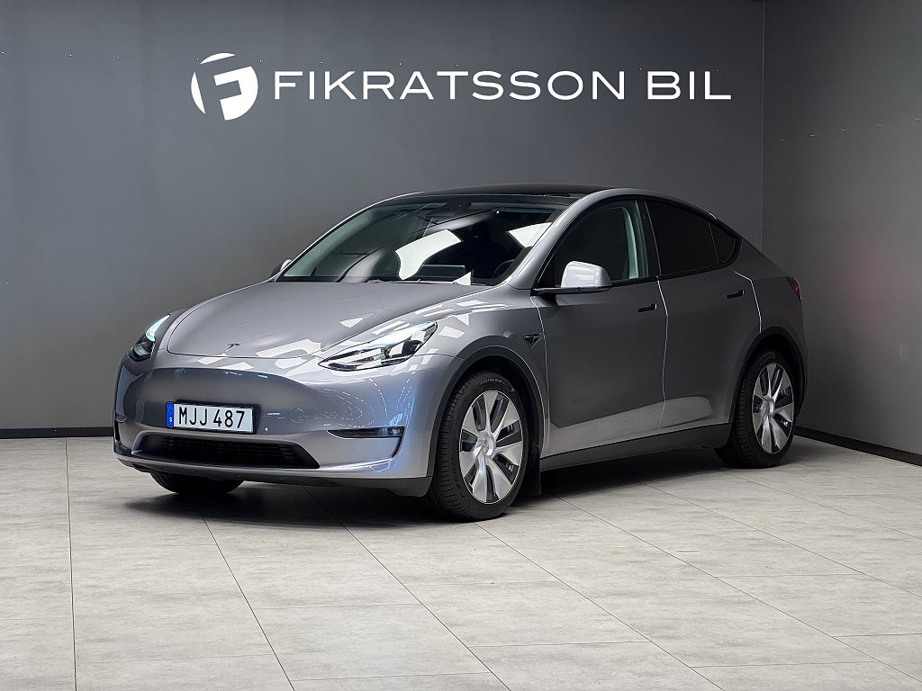 Tesla Model Y Long Range AWD / Värmare / B-kamera / Drag / Navi 
