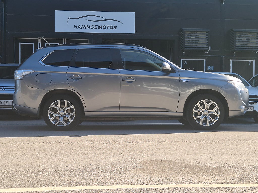 Mitsubishi Outlander PHEV CVT SÅLD 