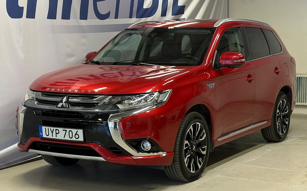 Mitsubishi Outlander PHEV CVT besiktigad 360 kamera Drag 
