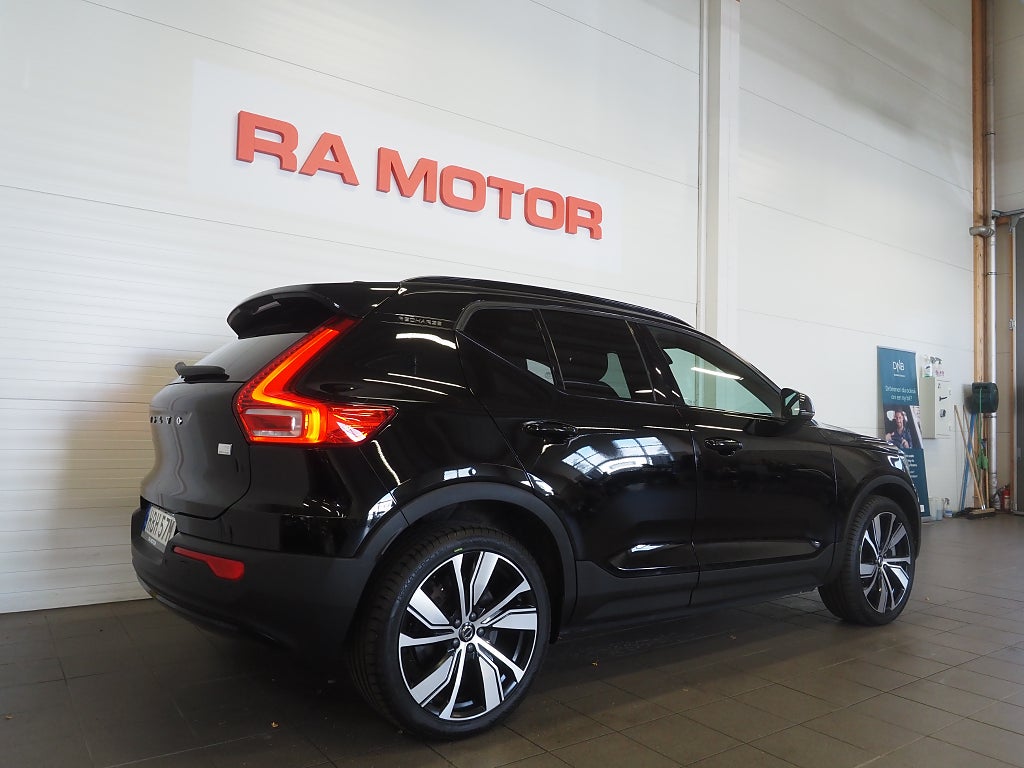 Volvo XC40 Recharge P8 AWD 408hk Core | Kamera | Skinn | 2021