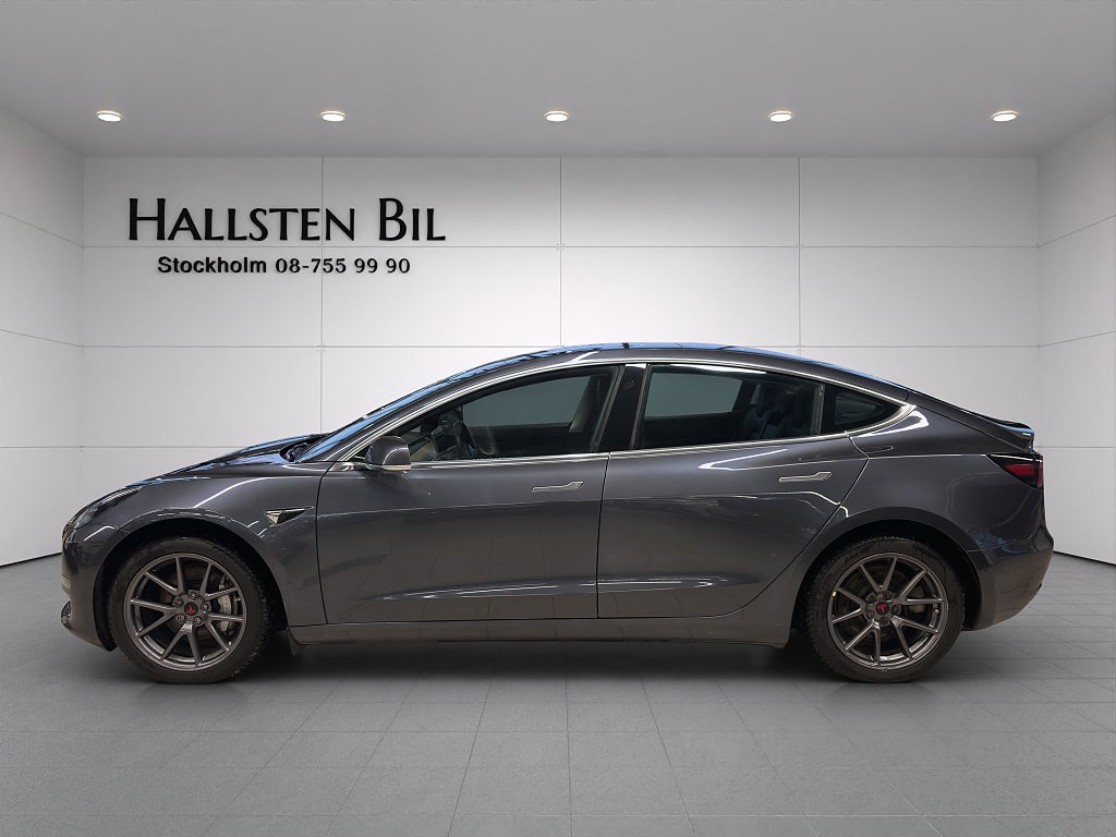 Tesla Model 3 Long Range AWD 440Hk Autopilot Panorama Moms Svensksåld