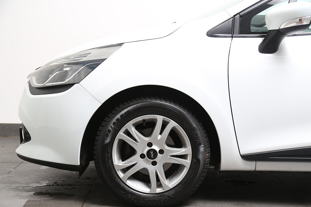 Renault Clio 1,2 75hk Expression 5D | P-Sen | Bluetooth | Nybesikt 2016