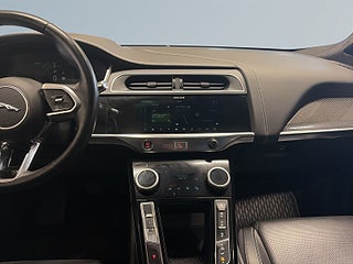 Jaguar I-Pace EV400 AWD MOMS Black edt Luftfj Pvärme 360°kam HuD S&V – bild 11