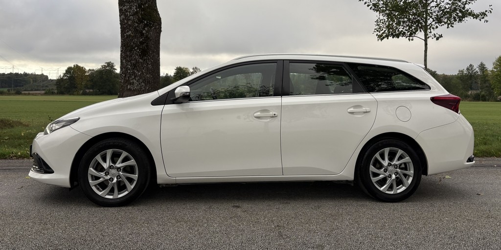 Toyota Auris 2016, bild 2/84