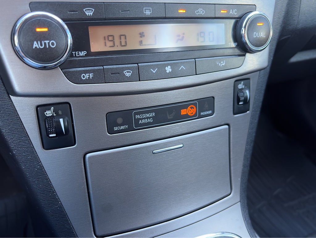 Toyota Avensis 2011 - miniatyr 18