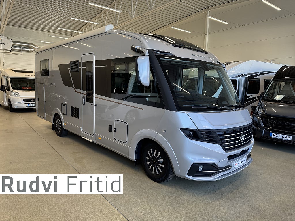 Adria Supersonic 780 SL *Långbädd*Taksäng* 