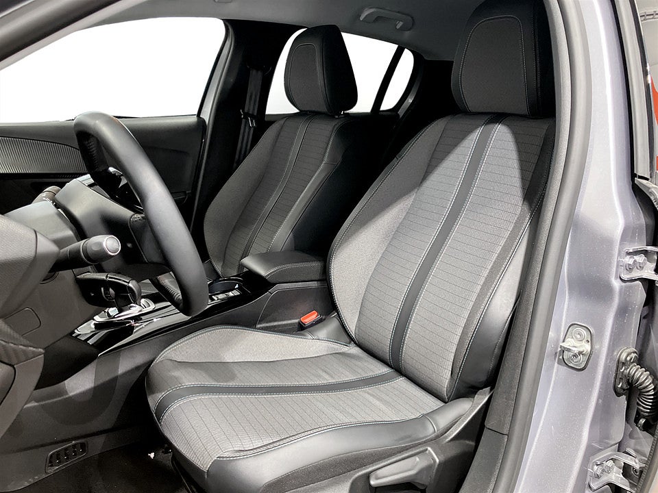 Bild på Peugeot E-208 Allure 50kWh 136hk Aut CARPLAY 