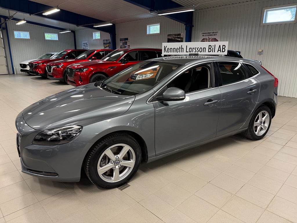 Volvo V40 T3 Automat Momentum Business Edition 5400mil!