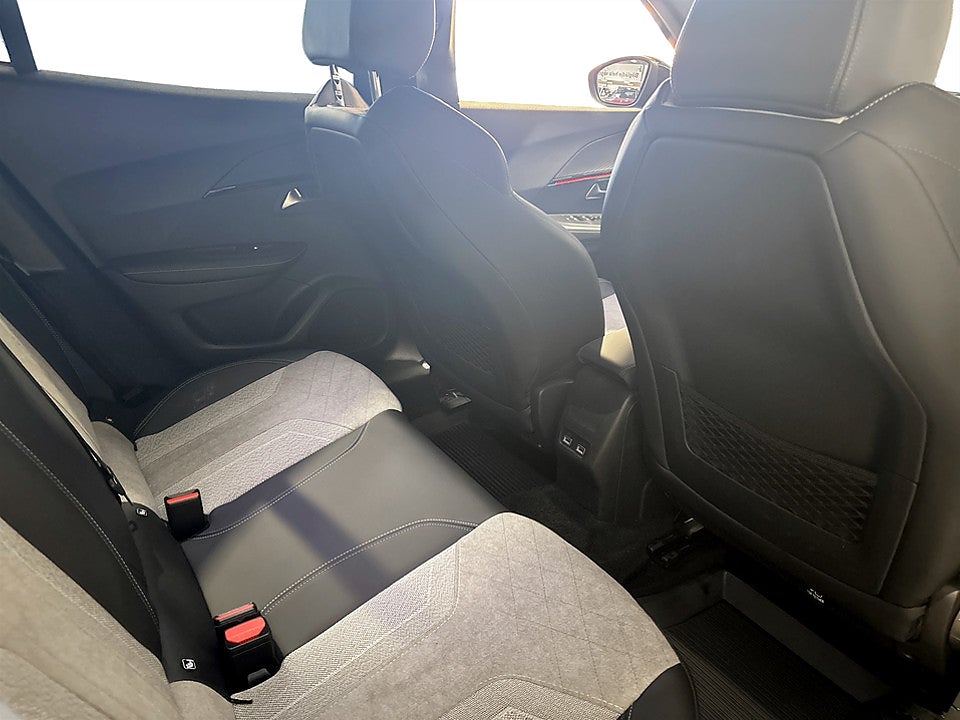 Bild på Peugeot E-2008 GT 50kWh 136hk Aut CARPLAY P-SENSORER