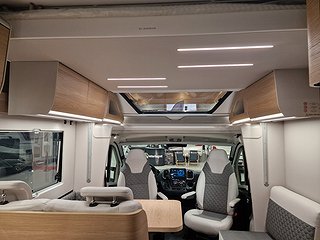 Husbil-halvintegrerad Adria MATRIX 670 SL 60Y 21 av 28