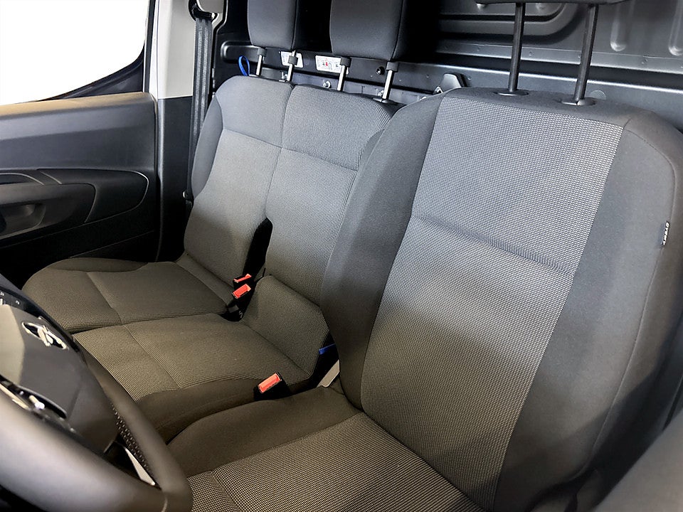 Bild på Opel Combo 130hk Aut L2 - EDITION! VÄRMARE & DRAGKROK