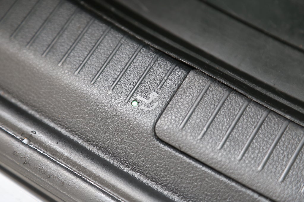 Volkswagen Golf 1,5 TSI R-Line DSG Sportscombi Cockpit Värmare Drag 2019